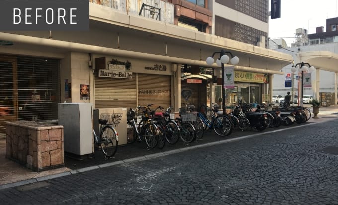 商店街に放置された不正駐輪自転車