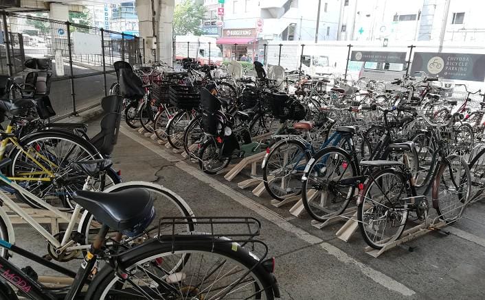 秋葉原駅東口第1自転車駐車場に、傾斜ラック：BC-300を導入。