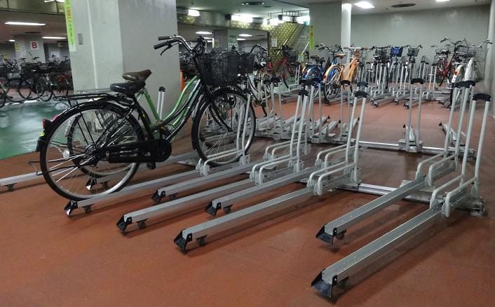 川口駅東口地下自転車駐車場に、スライド式自転車ラック：BC-OSFを導入。