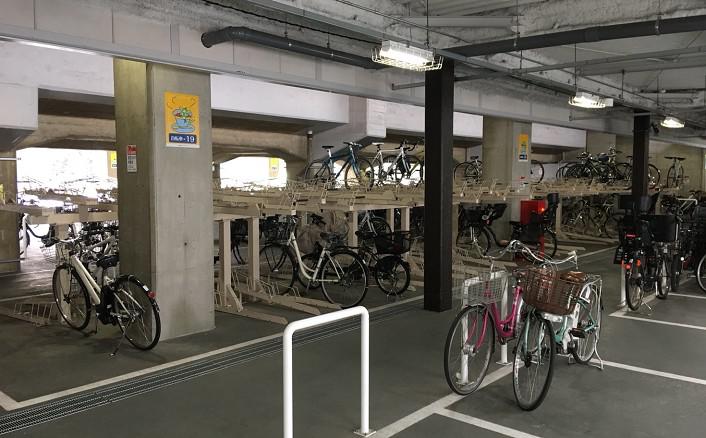 あざみ野駅前高架下第一駐輪場に、2段式自転車ラック：BC-W-1Gを導入。