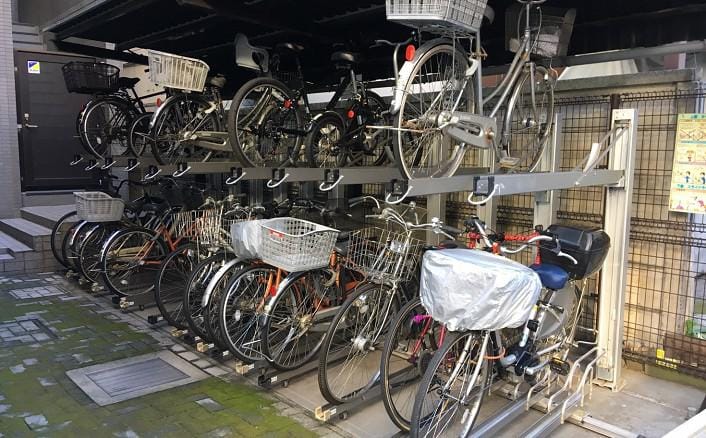 三鷹市某マンション駐輪場に、垂直2段式自転車ラック：BC-W-AIR（下段前後入れタイプ）を導入