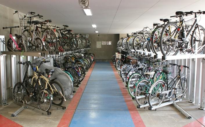 港区某マンション駐輪場に、垂直2段式自転車ラック：BC-W-AIRを導入。