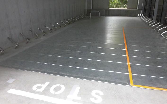江東区某マンション駐輪場に、デザインラック：BY-CLIPを導入。
