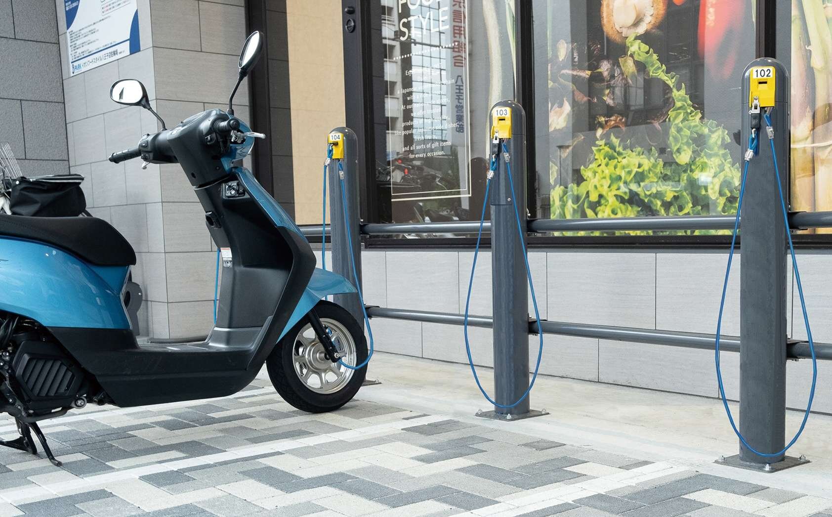 バイク駐輪機：GBロックに、バイクが収容されている写真。。