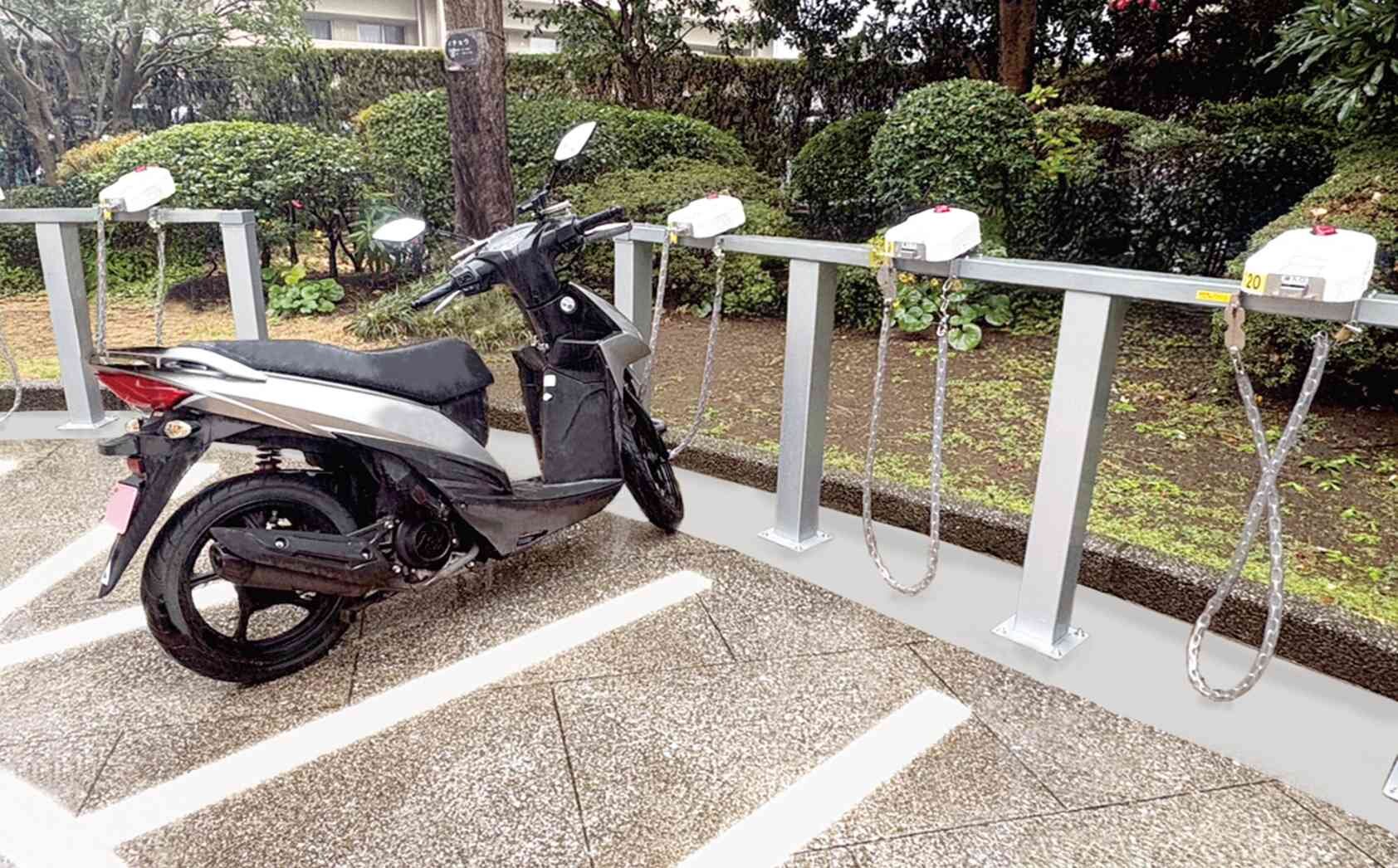 バイク駐輪機：SCR-B200に、バイクが収容されている写真。