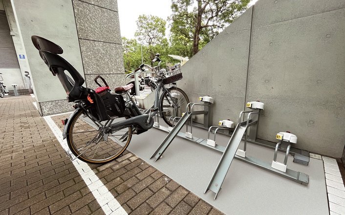 駐輪機：SCR-R200の写真。